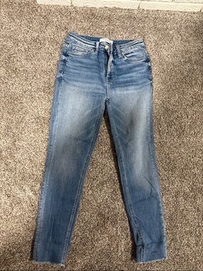 Mid-Rise Stretch Skinny Jeans in Light Blue Wash